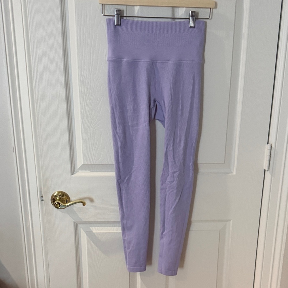 All in Motion Light Purple no front seam ribbed legging medium